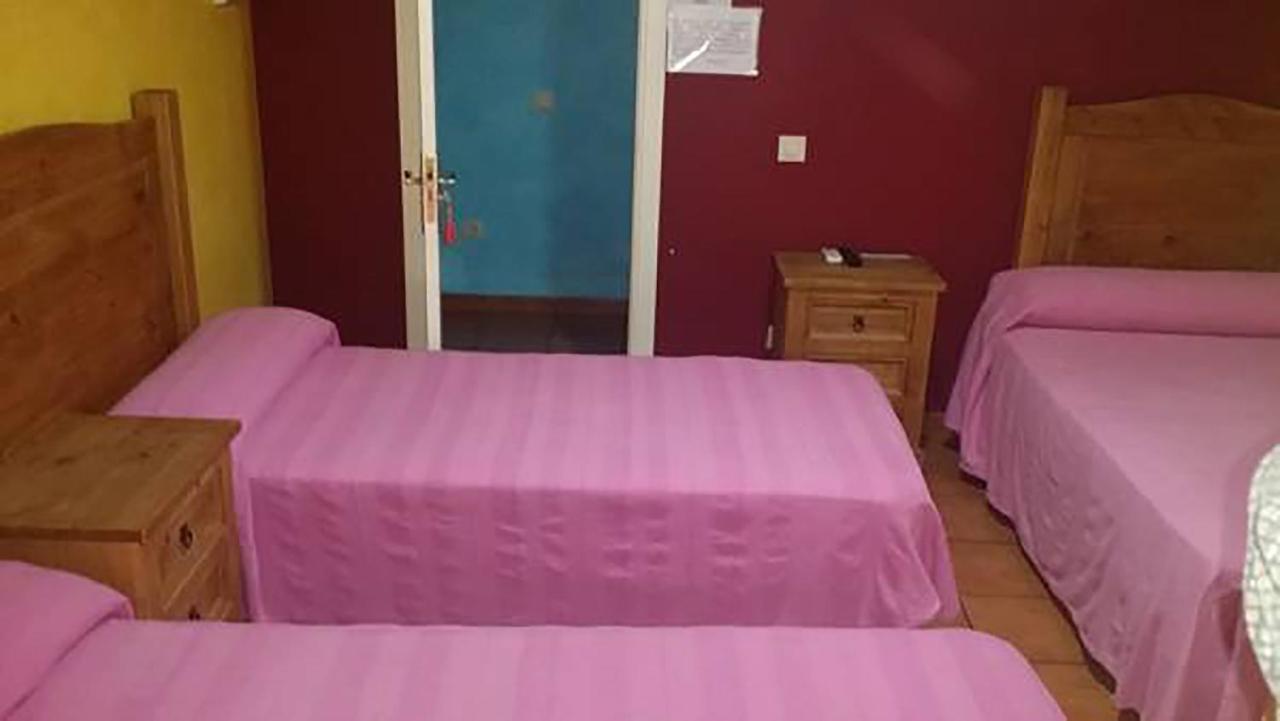 Hostal Velarde Talavera de la Reina Esterno foto