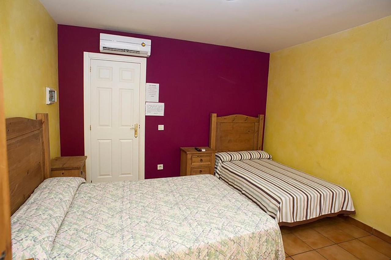 Hostal Velarde Talavera de la Reina Esterno foto
