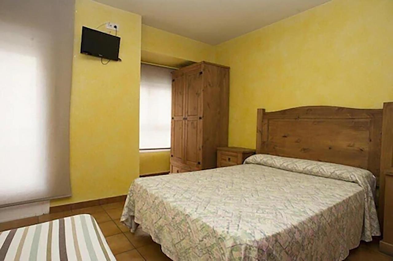Hostal Velarde Talavera de la Reina Esterno foto