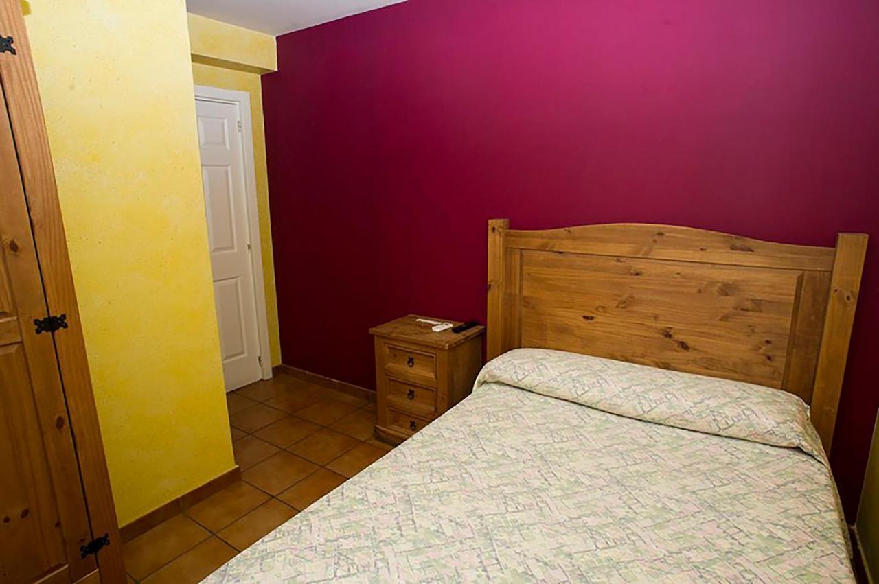 Hostal Velarde Talavera de la Reina Esterno foto